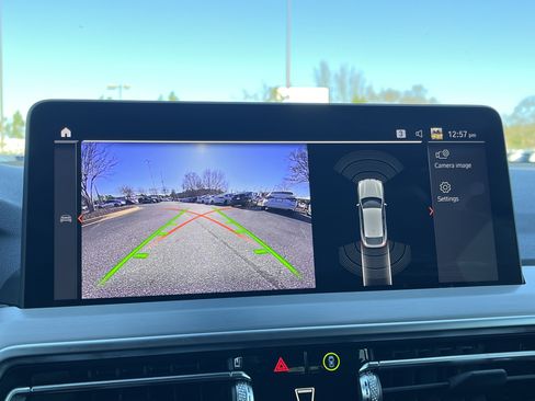 Used 2025 BMW X4 xDrive30i image 4