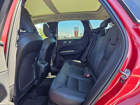 Used 2023 Volvo XC60 B5 Plus AWD/4WD image 21