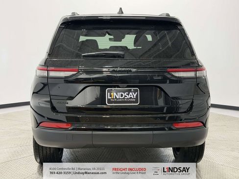 New 2025 Jeep Grand Cherokee Altitude image 6