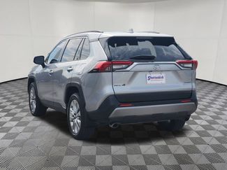 Used 2020 Toyota RAV4 Limited FWD video 4
