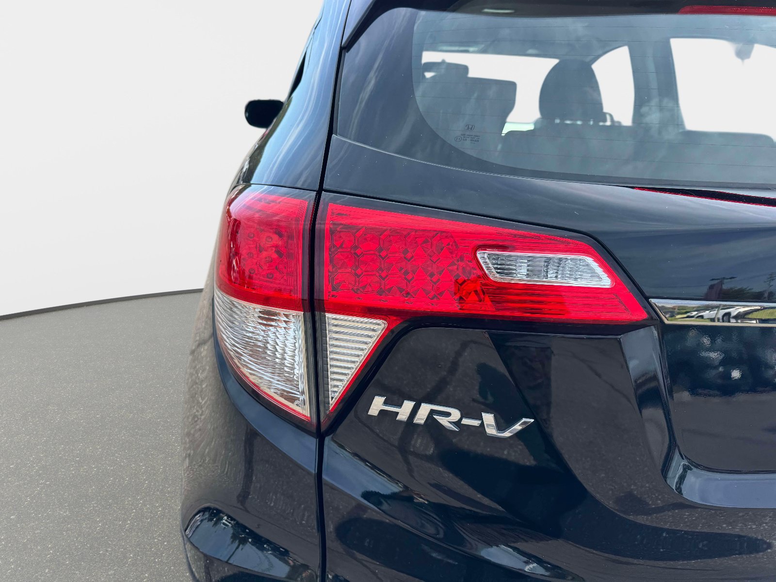 Used 2022 Honda HR-V LX image 10