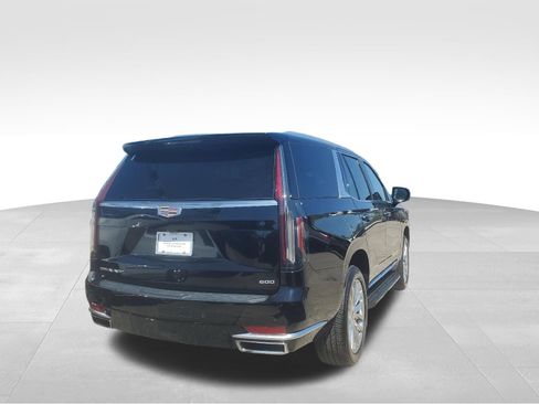 Used 2022 Cadillac Escalade Premium Luxury image 4