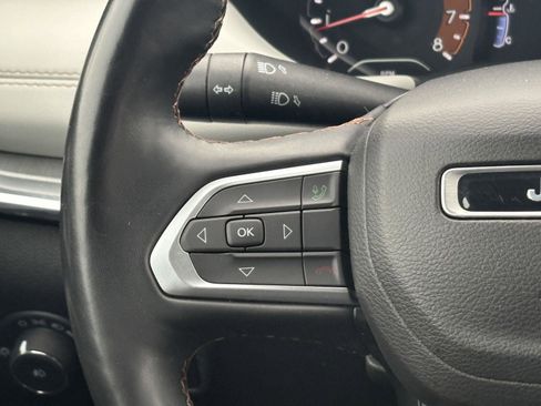 Used 2022 Jeep Compass Limited image 9