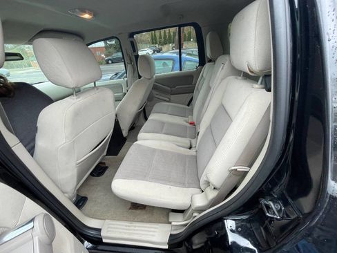 Used 2007 Ford Explorer XLT AWD/4WD image 9