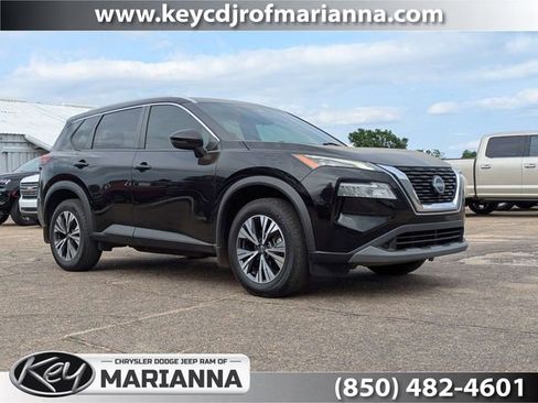 Used 2022 Nissan Rogue SV w/ SV Premium Package FWD image 1