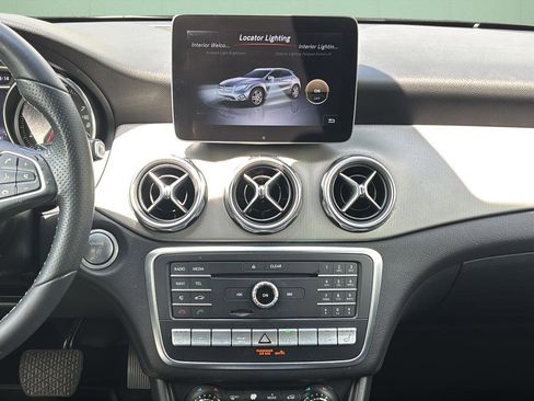 Used 2018 Mercedes-Benz GLA 250 4MATIC image 19