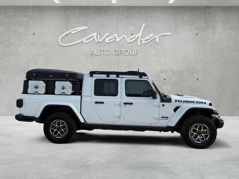 Used 2024 Jeep Gladiator Rubicon AWD/4WD image 17
