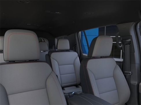 New 2025 Chevrolet Traverse LT image 24