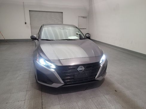 Used 2023 Nissan Altima 2.5 SV FWD image 14
