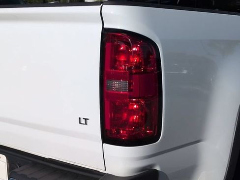 Used 2017 Chevrolet Colorado LT w/ Luxury Package, Chrome RWD image 12