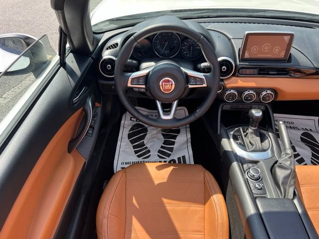 Used 2019 FIAT 124 Spider Lusso w/ Navigation & Sound Group RWD image 21