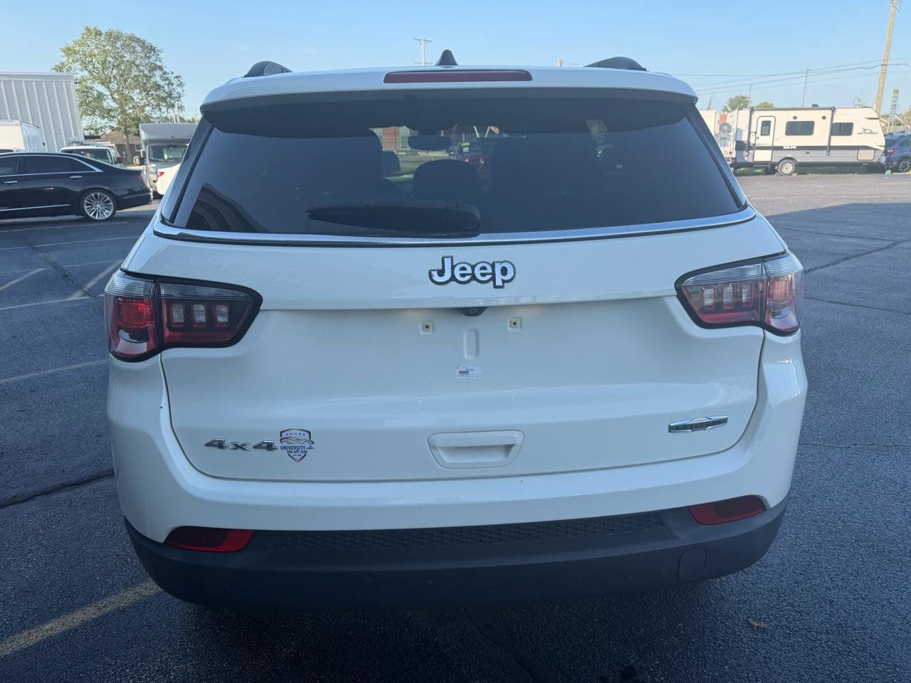 Used 2018 Jeep Compass Latitude w/ Popular Equipment Group AWD/4WD image 4