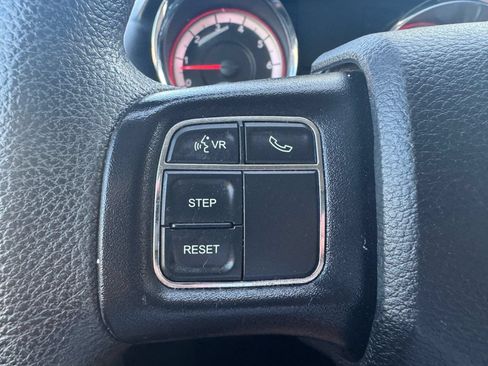 Used 2018 Dodge Grand Caravan SE w/ UConnect Hands-Free Group FWD image 17