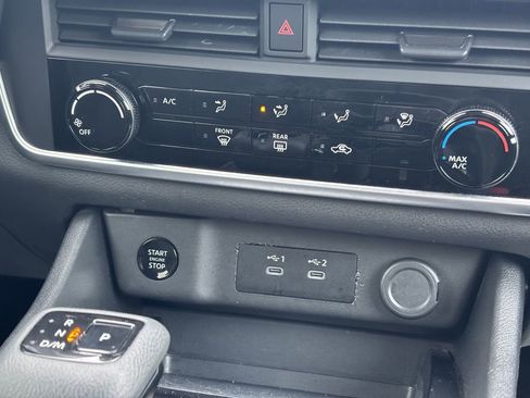 Used 2024 Nissan Rogue S image 20