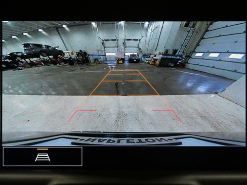 Used 2023 GMC Terrain SLT image 18