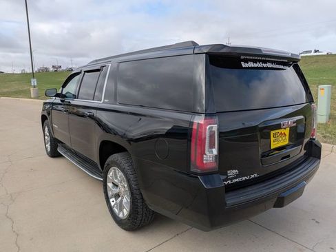 Used 2016 GMC Yukon XL SLT w/ Open Road Package AWD/4WD image 5