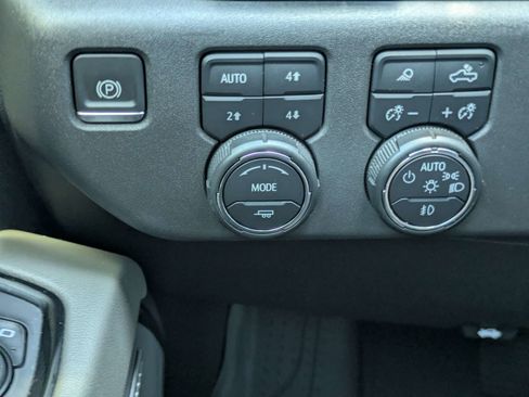 Used 2024 Chevrolet Silverado 1500 ZR2 w/ Technology Package AWD/4WD image 12