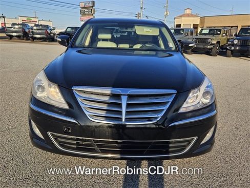 Used 2013 Hyundai Genesis 3.8 image 2