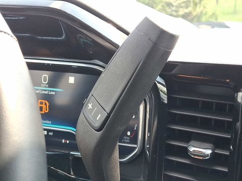 Used 2023 Chevrolet Silverado 1500 LT AWD/4WD image 14