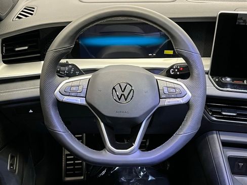 New 2026 Volkswagen Tiguan SE R-Line image 9