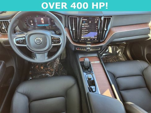 Used 2023 Volvo XC60 T8 Plus image 14