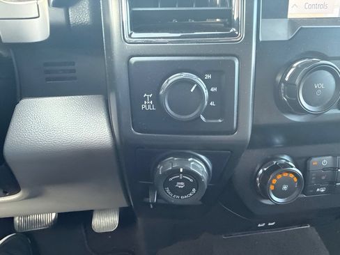 Used 2019 Ford F150 XLT w/ Equipment Group 302A Luxury AWD/4WD image 27