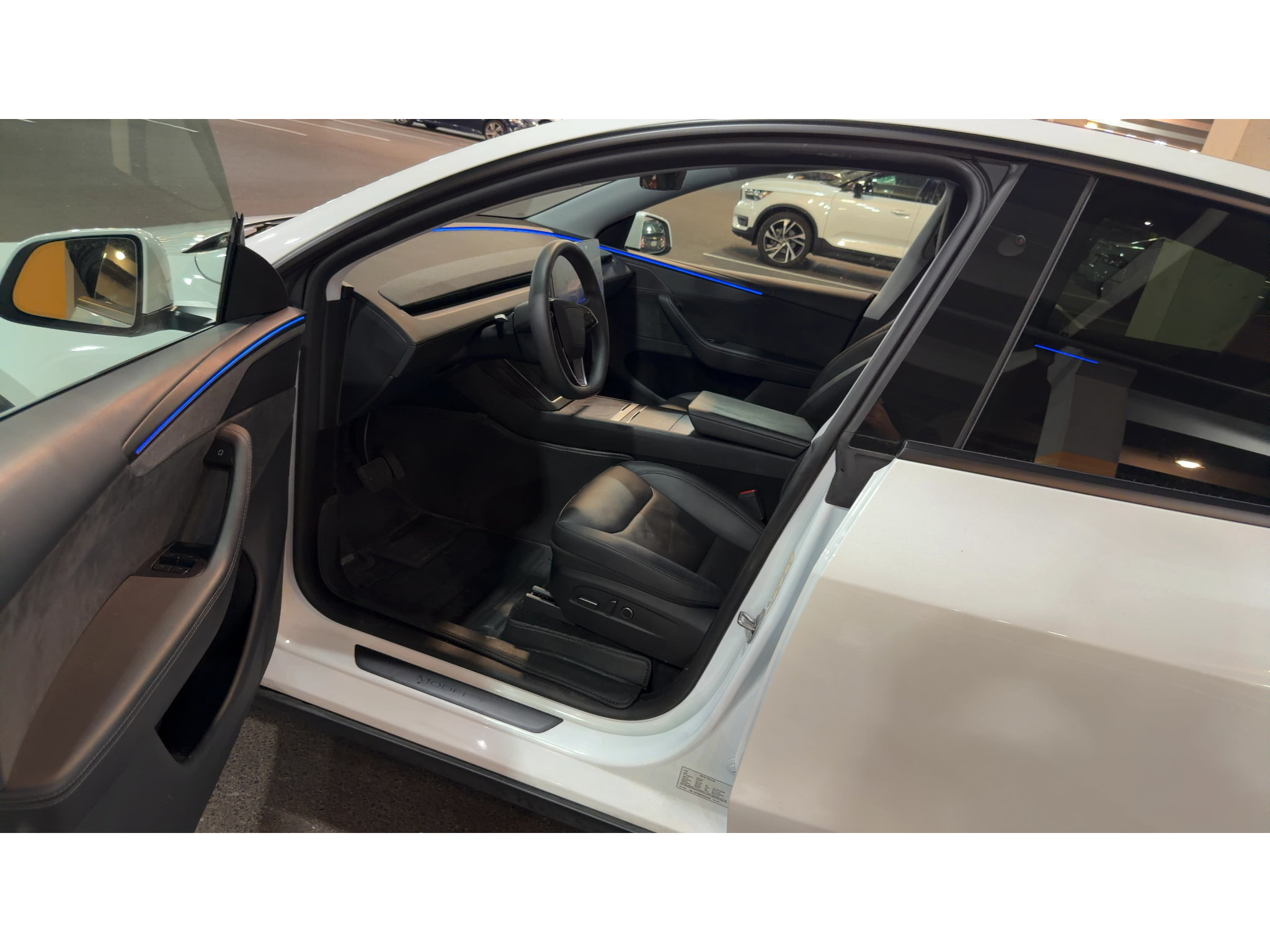 Used 2026 Tesla Model Y AWD image 7