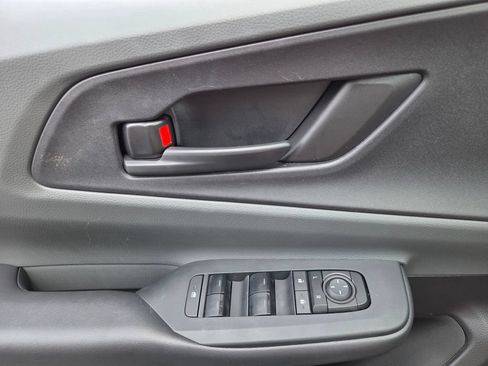 Certified 2025 Toyota Prius LE FWD image 24