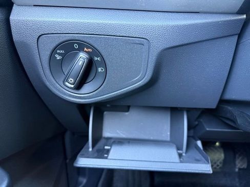 Used 2021 Volkswagen Atlas Cross Sport SEL image 39