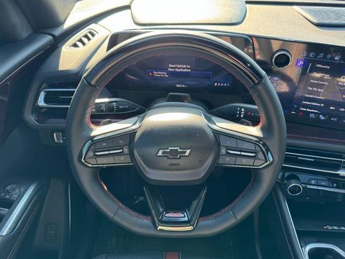 Used 2024 Chevrolet Traverse RS image 14