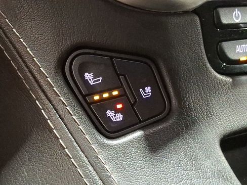 Used 2017 GMC Yukon SLT image 21