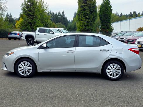 Used 2014 Toyota Corolla LE FWD image 8