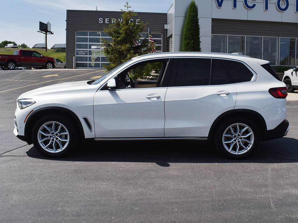 Used 2021 BMW X5 xDrive40i w/ Convenience Package AWD/4WD image 2