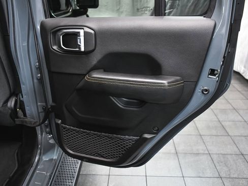 Used 2024 Jeep Wrangler Unlimited Sahara AWD/4WD image 11