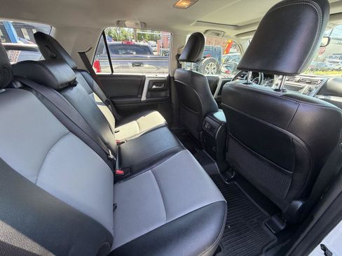 Used 2018 Toyota 4Runner SR5 Premium AWD/4WD image 35