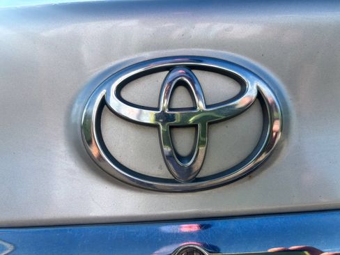 Used 2005 Toyota Camry SE FWD image 12