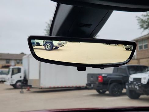 Used 2023 Chevrolet Traverse Premier FWD image 21