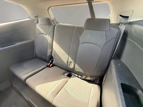 Used 2017 Chevrolet Traverse LT FWD image 14