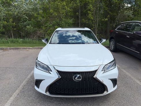 Used 2022 Lexus ES 350 F Sport FWD image 2