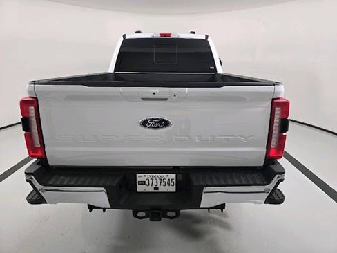 Used 2024 Ford F250 Lariat w/ FX4 Off-Road Package image 4