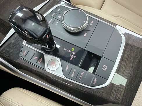 Used 2020 BMW 330i xDrive Sedan w/ Convenience Package AWD/4WD image 17