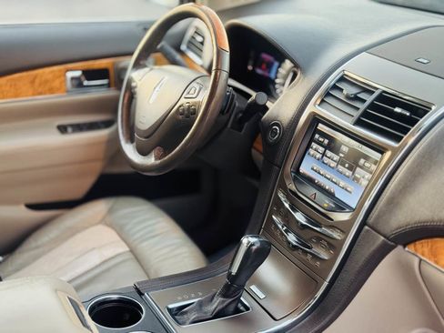 Used 2013 Lincoln MKX FWD image 30