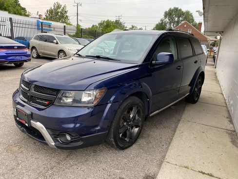 Used 2018 Dodge Journey Crossroad w/ Nav & Sun Group AWD/4WD image 6