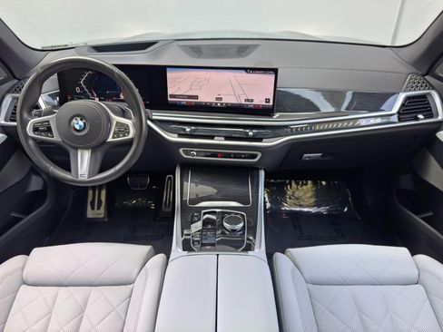 Used 2024 BMW X5 xDrive40i w/ M Sport Package AWD/4WD image 13