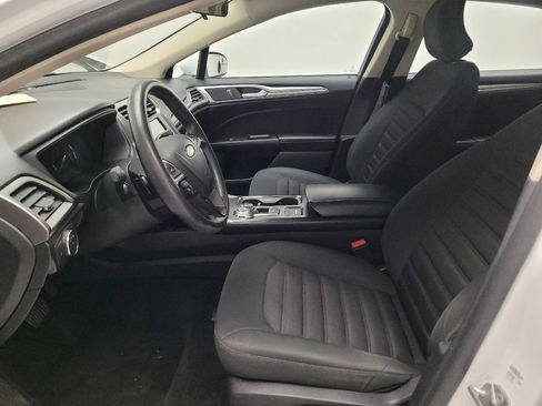 Used 2018 Ford Fusion SE w/ Fusion SE Technology Package FWD image 17