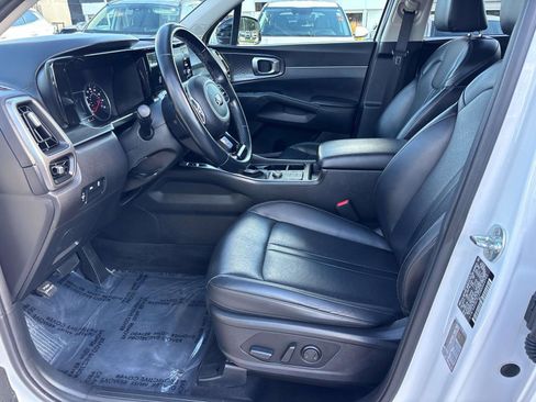 Used 2021 Kia Sorento S image 7