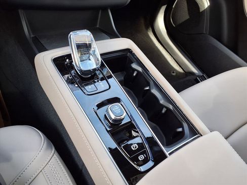 New 2026 Volvo XC90 B6 Plus w/ Protection Package Premier image 14