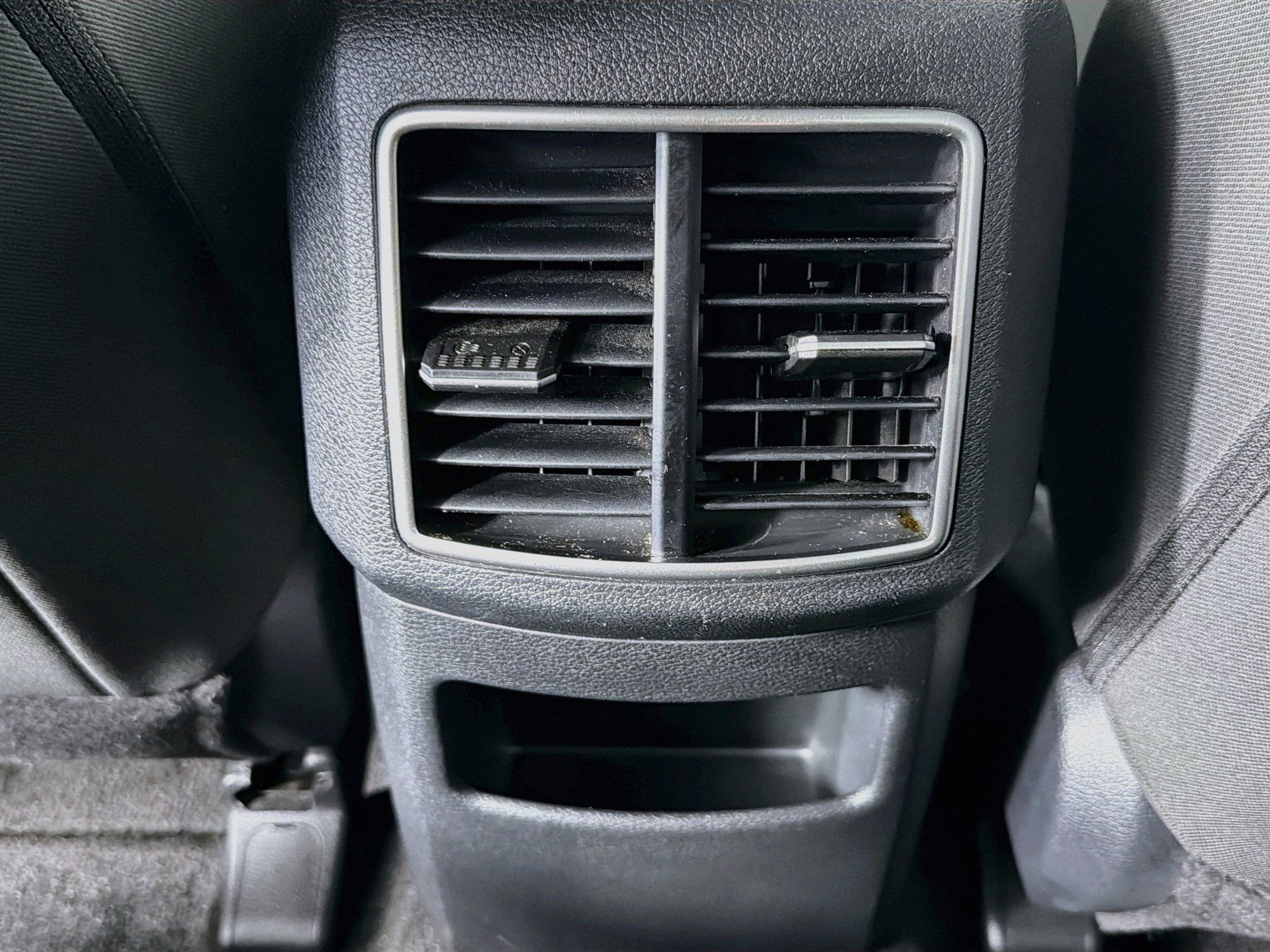 Used 2025 Kia Sportage LX FWD image 27