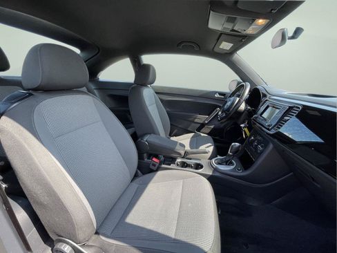 Used 2018 Volkswagen Beetle 2.0T FWD image 22