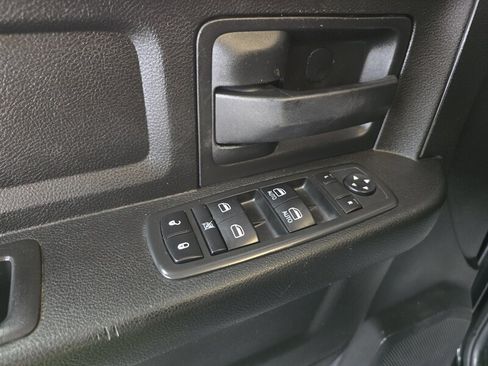 Used 2018 RAM 2500 Tradesman w/ Chrome Appearance Group AWD/4WD image 12